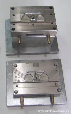 【手機(jī)電池專用低壓注塑機(jī) 手機(jī)電池塑料模具. 塑料模具】?jī)r(jià)格,廠家,圖片,注塑機(jī),東莞市茶山展達(dá)模具加工店-